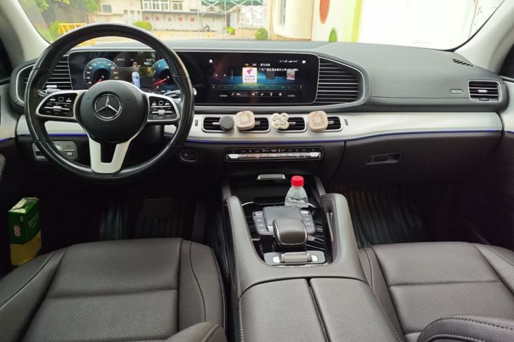 Used Mercedes-Benz GLE 2021 GLE 450 4MATIC Stylish Model Center Console