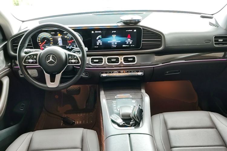 Used Mercedes-Benz GLE 2021 GLE 350 4MATIC Dynamic Edition Center Console