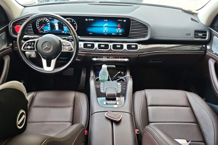 Used Mercedes-Benz GLE 2021 GLE 350 4MATIC Stylish Model Center Console