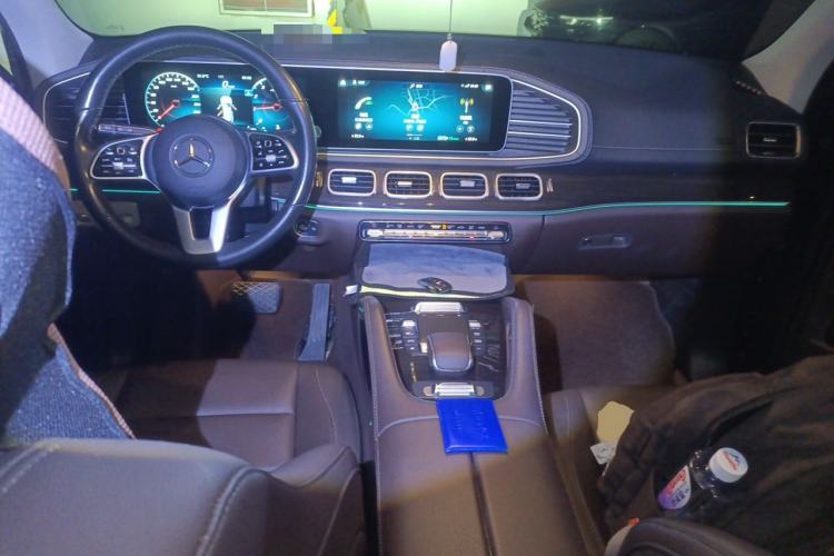 Used Mercedes-Benz GLE 2021 GLE 350 4MATIC Stylish Model Center Console