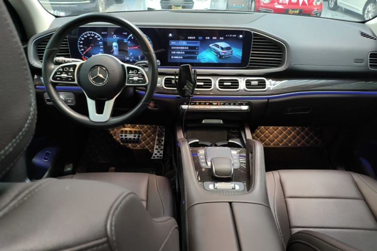 Used Mercedes-Benz GLE 2021 GLE 350 4MATIC Stylish Model Center Console