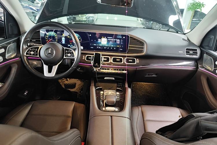 Used Mercedes-Benz GLE 2021 GLE 350 4MATIC Stylish Model Center Console