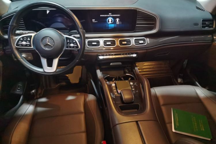 Used Mercedes-Benz GLE 2021 GLE 350 4MATIC Stylish Model Center Console