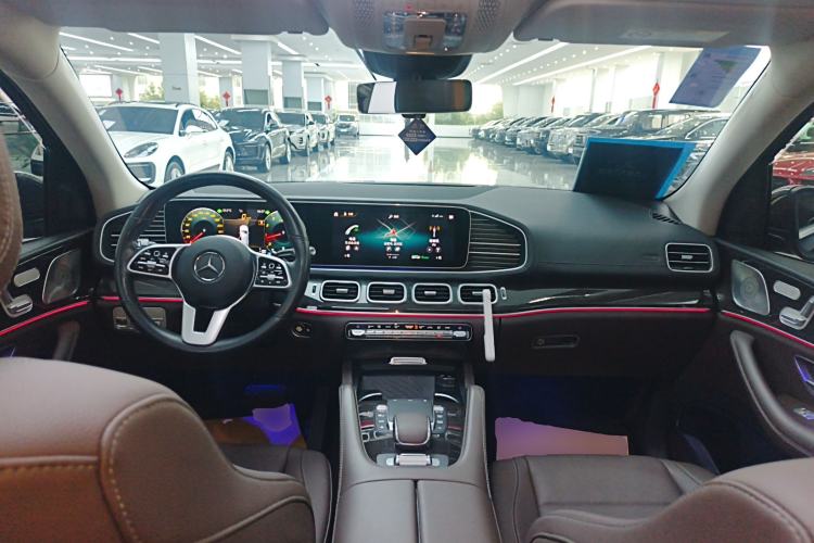Used Mercedes-Benz GLE 2021 GLE 350 4MATIC Stylish Model Center Console