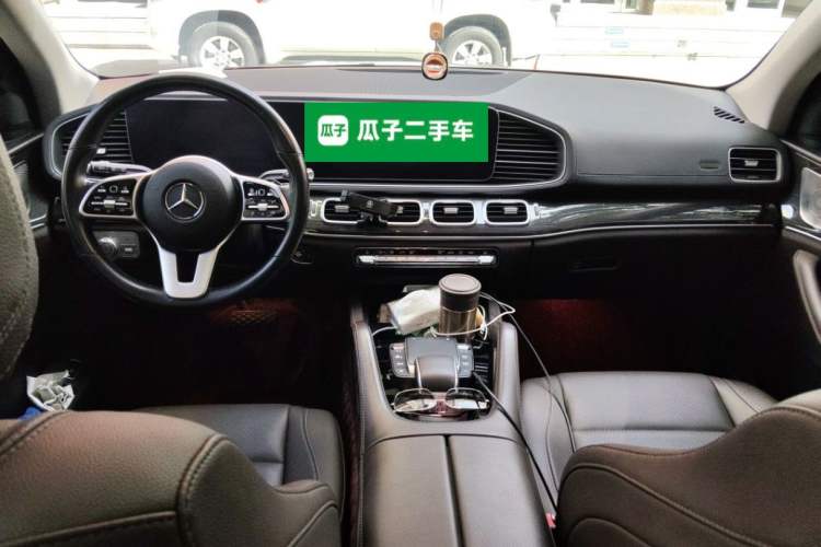 Used Mercedes-Benz GLE 2021 GLE 350 4MATIC Stylish Model Center Console