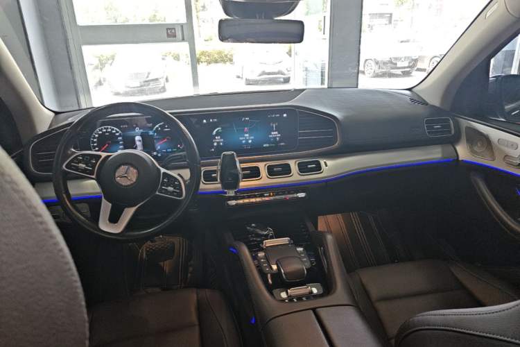 Used Mercedes-Benz GLE 2021 GLE 450 4MATIC AMG Line Center Console