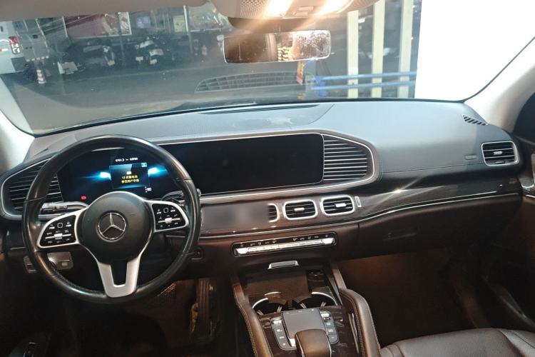 Used Mercedes-Benz GLE 2021 GLE 350 4MATIC Dynamic Edition Center Console