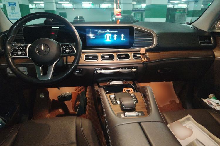 Used Mercedes-Benz GLE 2021 GLE 350 4MATIC Luxury Model Center Console