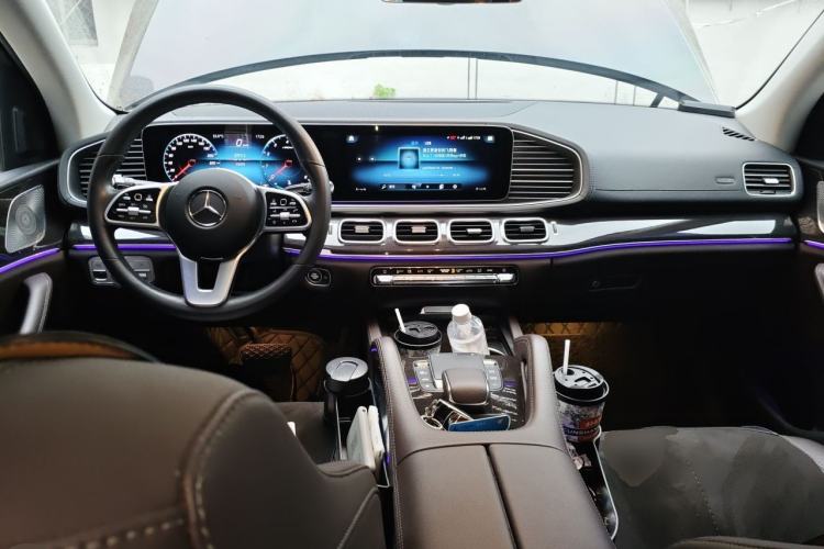 Used Mercedes-Benz GLE 2021 GLE 350 4MATIC Stylish Model Center Console