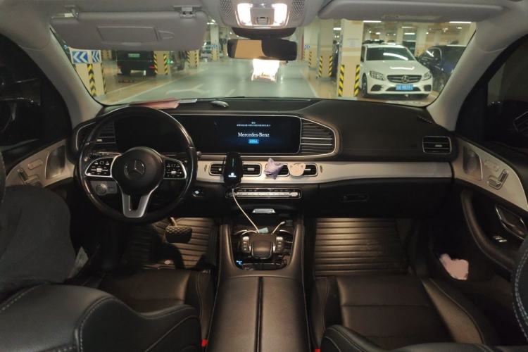 Used Mercedes-Benz GLE 2021 GLE 350 4MATIC Dynamic Edition Center Console