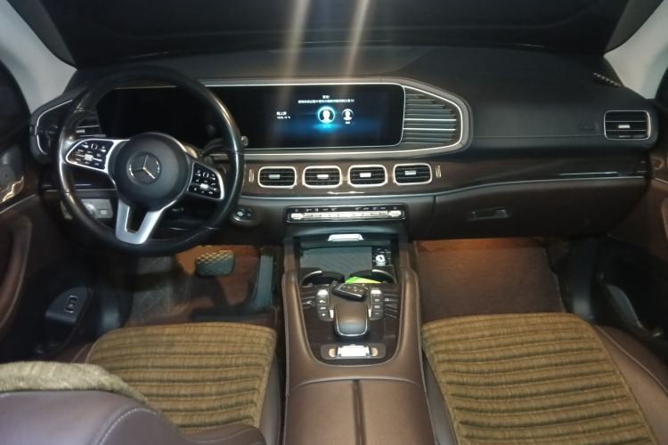 Used Mercedes-Benz GLE 2021 GLE 350 4MATIC Stylish Model Center Console