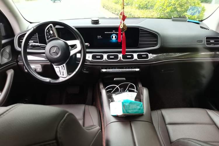 Used Mercedes-Benz GLE 2021 GLE 350 4MATIC Dynamic Edition Center Console