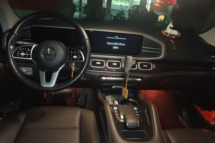 Used Mercedes-Benz GLE 2021 GLE 350 4MATIC Stylish Model Center Console