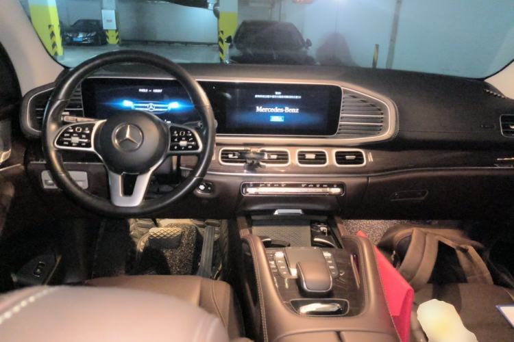 Used Mercedes-Benz GLE 2021 GLE 350 4MATIC Stylish Model Center Console