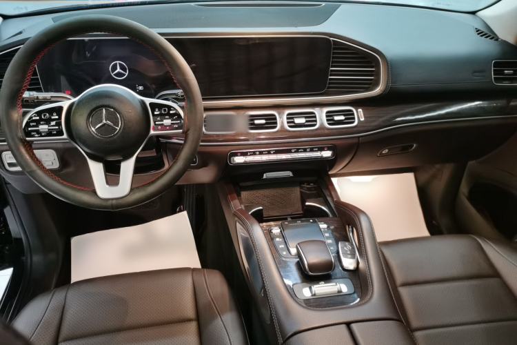Used Mercedes-Benz GLE 2021 GLE 350 4MATIC Stylish Model Center Console