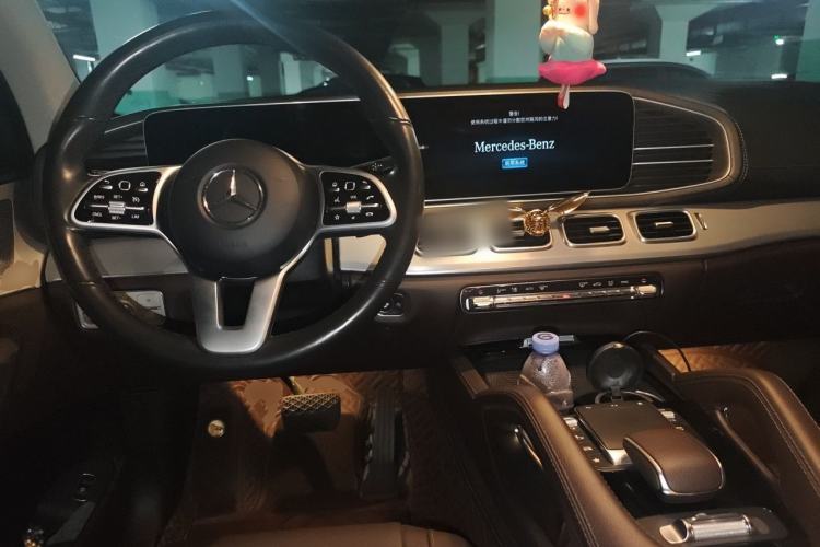 Used Mercedes-Benz GLE 2021 GLE 450 4MATIC Stylish Model Center Console