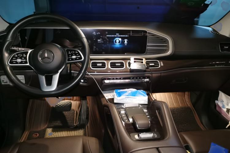 Used Mercedes-Benz GLE 2021 GLE 350 4MATIC Stylish Model Center Console