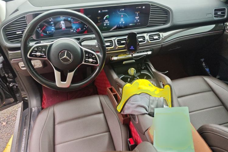 Used Mercedes-Benz GLE 2021 GLE 350 4MATIC Stylish Model Center Console
