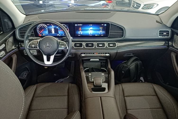 Used Mercedes-Benz GLE 2021 GLE 350 4MATIC Dynamic Edition Center Console