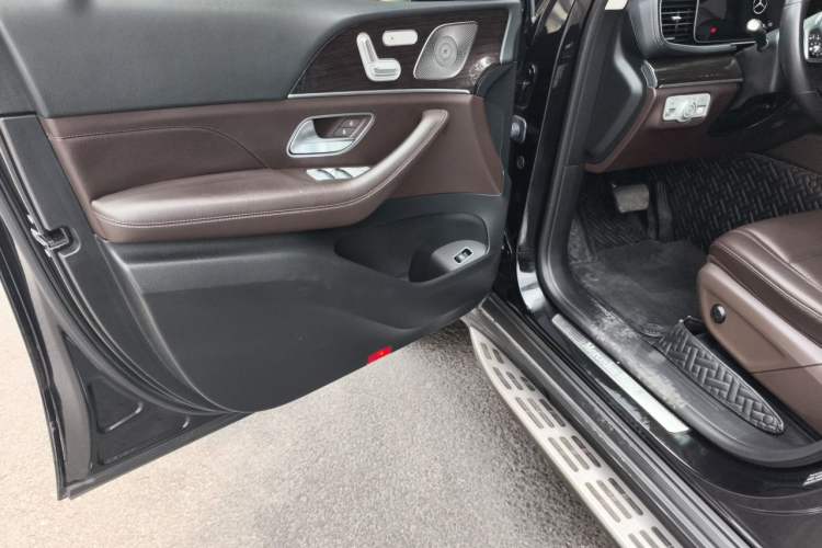 Used Mercedes-Benz GLE 2021 GLE 350 4MATIC Stylish Model Driver Seat