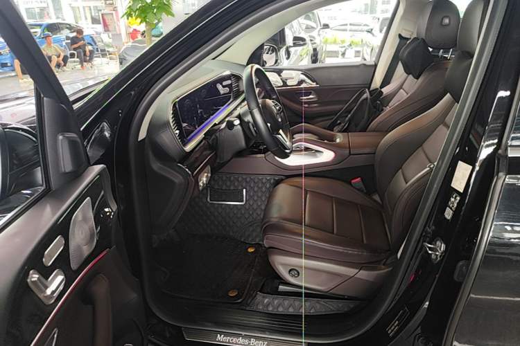 Used Mercedes-Benz GLE 2021 GLE 350 4MATIC Stylish Model Driver Seat