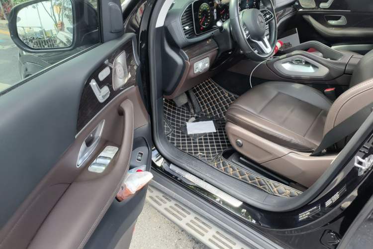 Used Mercedes-Benz GLE 2021 GLE 350 4MATIC Stylish Model Driver Seat