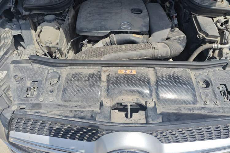 Used Mercedes-Benz GLE 2021 GLE 350 4MATIC Stylish Model Engine Bay