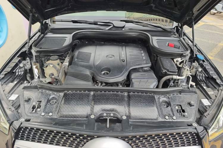 Used Mercedes-Benz GLE 2021 GLE 450 4MATIC Stylish Model Engine Bay