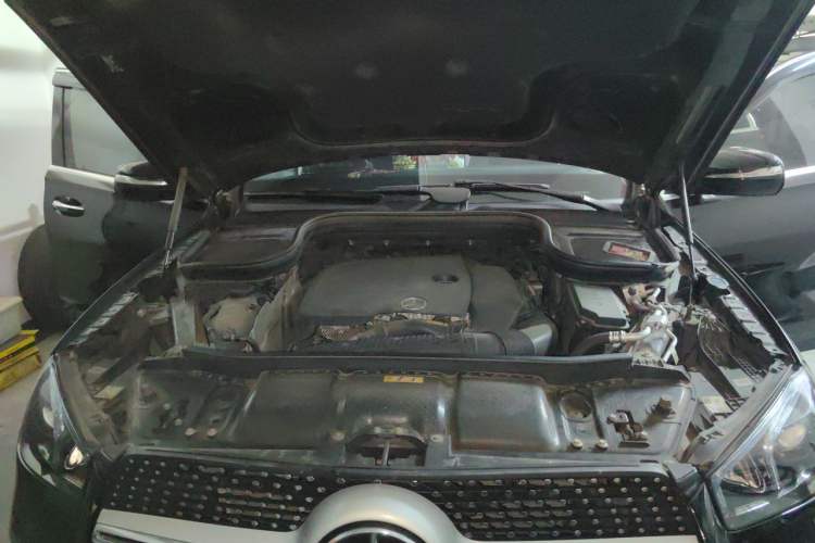 Used Mercedes-Benz GLE 2021 GLE 350 4MATIC Stylish Model Engine Bay