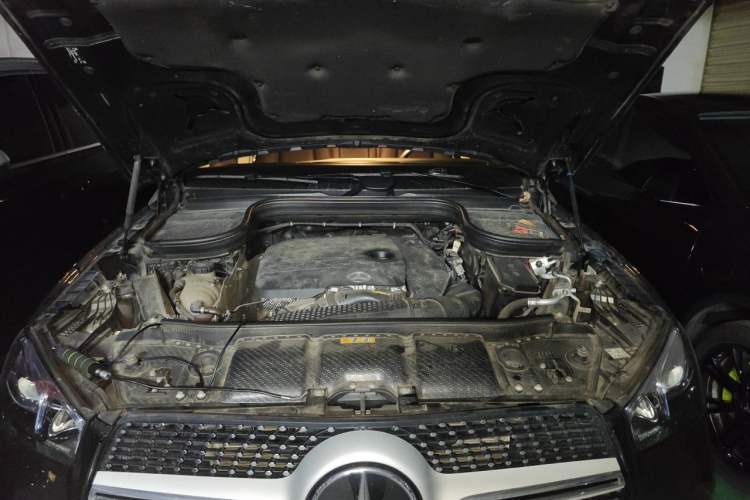 Used Mercedes-Benz GLE 2021 GLE 350 4MATIC Stylish Model Engine Bay