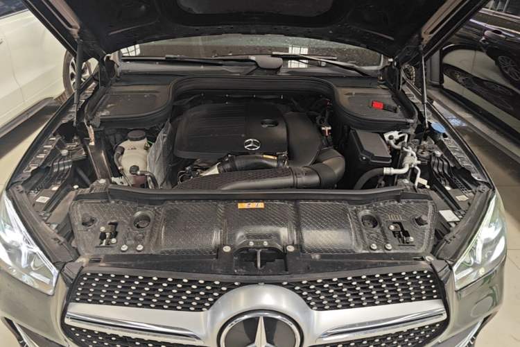 Used Mercedes-Benz GLE 2021 GLE 350 4MATIC Stylish Model Engine Bay