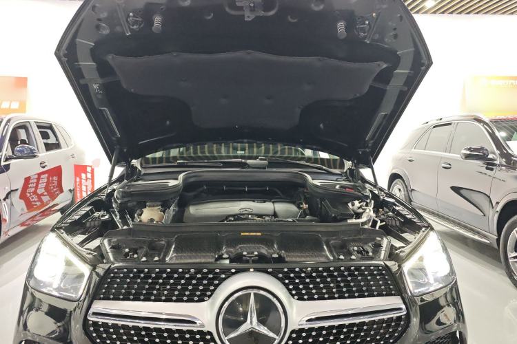 Used Mercedes-Benz GLE 2021 GLE 350 4MATIC Stylish Model Engine Bay