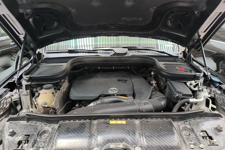 Used Mercedes-Benz GLE 2021 GLE 350 4MATIC Stylish Model Engine Bay