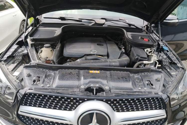 Used Mercedes-Benz GLE 2021 GLE 350 4MATIC Stylish Model Engine Bay