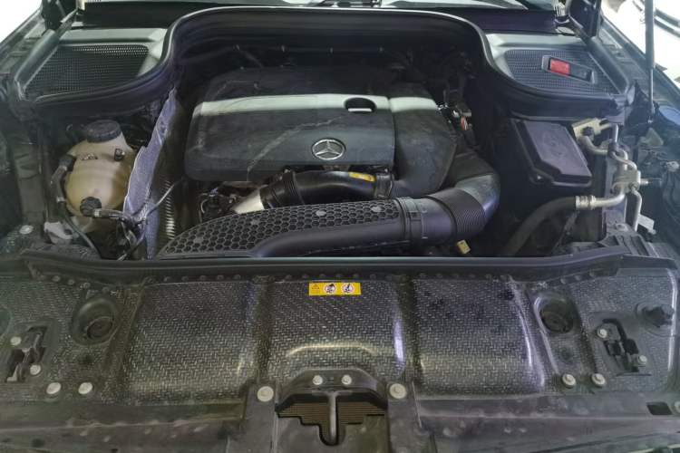 Used Mercedes-Benz GLE 2021 GLE 350 4MATIC Stylish Model Engine Bay