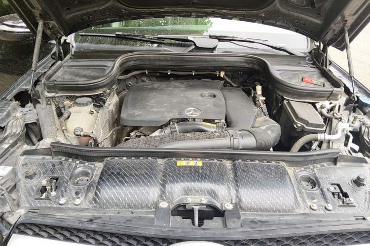 Used Mercedes-Benz GLE 2021 GLE 350 4MATIC Stylish Model Engine Bay