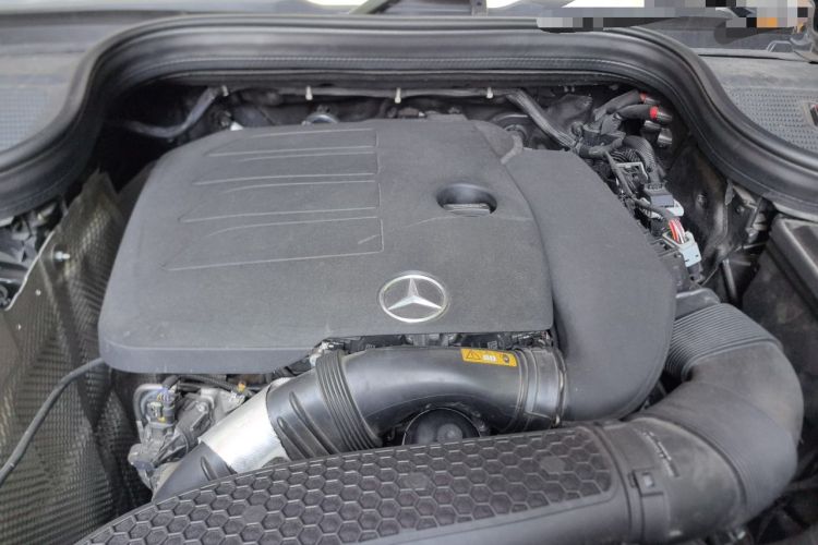 Used Mercedes-Benz GLE 2021 GLE 350 4MATIC Luxury Model Engine Bay