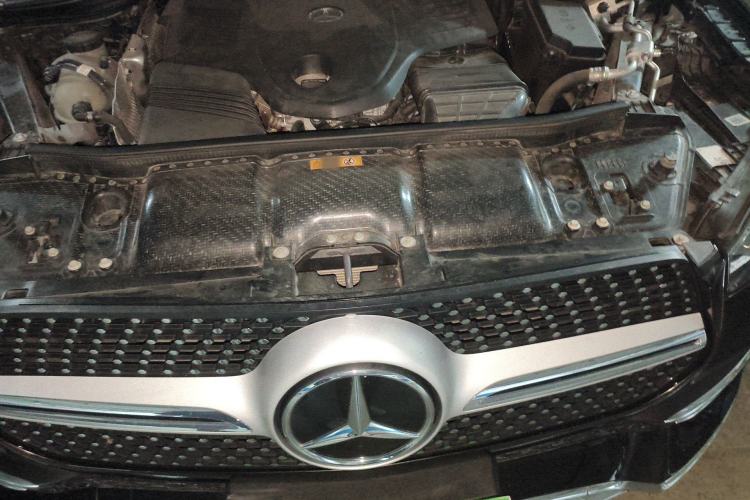 Used Mercedes-Benz GLE 2021 GLE 450 4MATIC Stylish Model Engine Bay