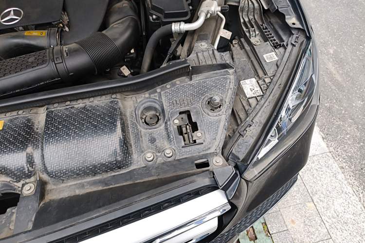 Used Mercedes-Benz GLE 2021 GLE 350 4MATIC Stylish Model Engine Bay Left