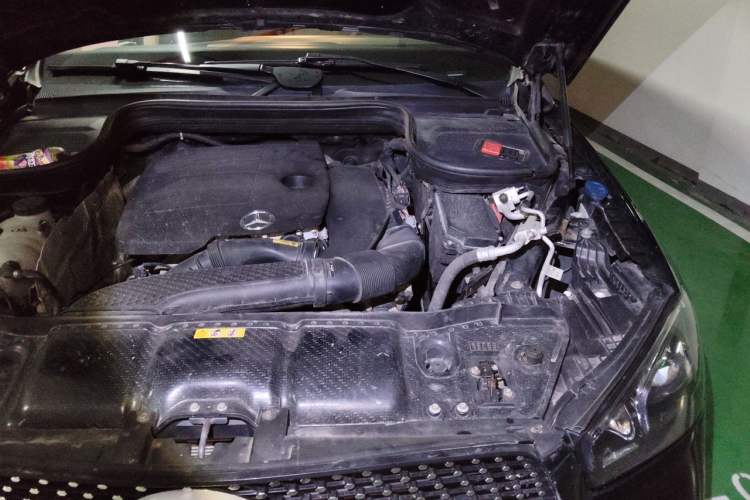 Used Mercedes-Benz GLE 2021 GLE 350 4MATIC Stylish Model Engine Bay Left