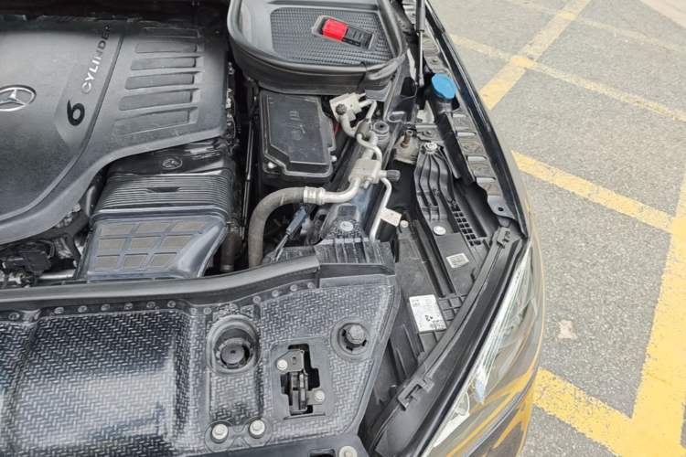 Used Mercedes-Benz GLE 2021 GLE 450 4MATIC Stylish Model Engine Bay Left