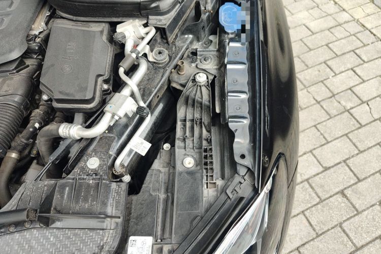 Used Mercedes-Benz GLE 2021 GLE 450 4MATIC Stylish Model Engine Bay Left