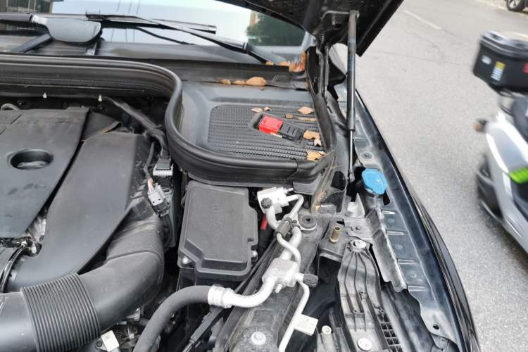 Used Mercedes-Benz GLE 2021 GLE 350 4MATIC Stylish Model Engine Bay Left