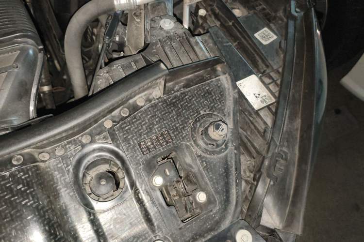 Used Mercedes-Benz GLE 2021 GLE 450 4MATIC Stylish Model Engine Bay Left