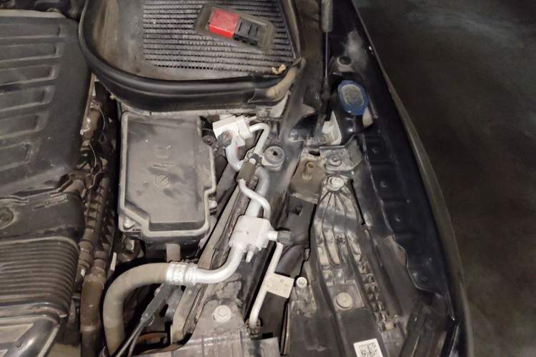 Used Mercedes-Benz GLE 2021 GLE 450 4MATIC Stylish Model Engine Bay Left