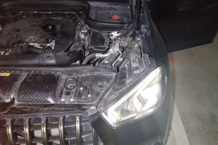 Used Mercedes-Benz GLE 2021 GLE 350 4MATIC Luxury Model Engine Bay Left