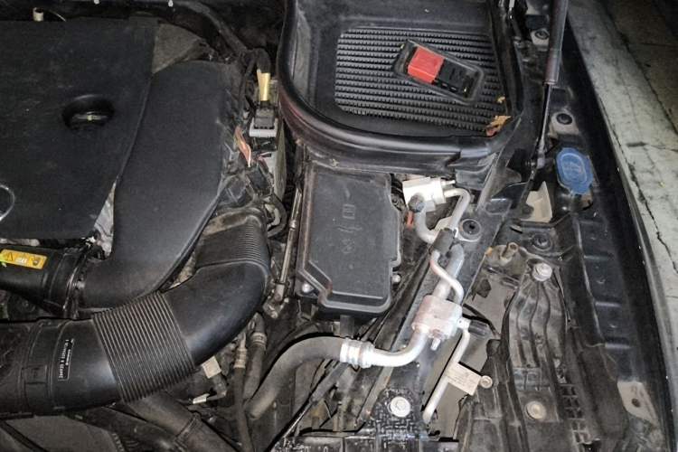 Used Mercedes-Benz GLE 2021 GLE 350 4MATIC Stylish Model Engine Bay Left