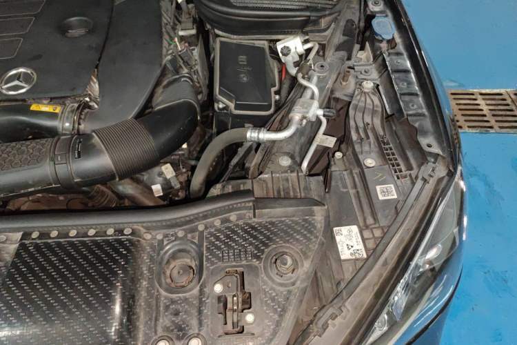 Used Mercedes-Benz GLE 2021 GLE 350 4MATIC Stylish Model Engine Bay Left
