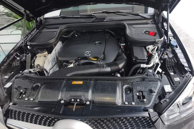 Used Mercedes-Benz GLE 2021 GLE 350 4MATIC Stylish Model Engine Bay