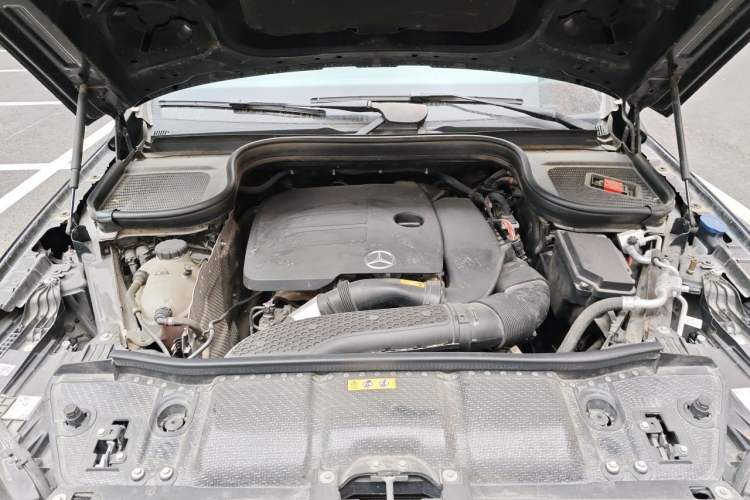 Used Mercedes-Benz GLE 2021 GLE 350 4MATIC Stylish Model Engine Bay